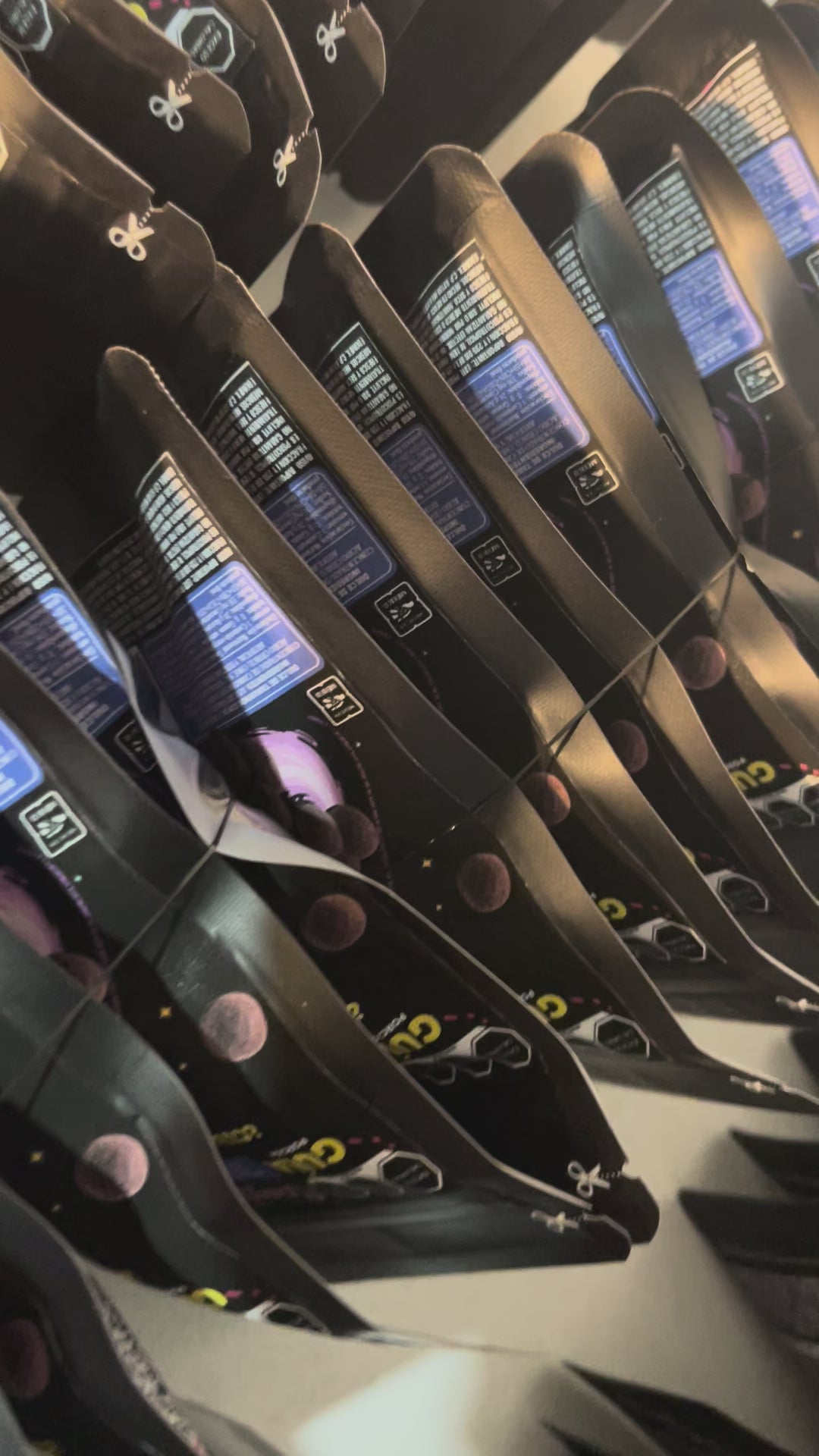 Cargar vídeo: CandyKush - Hot BIG Bites